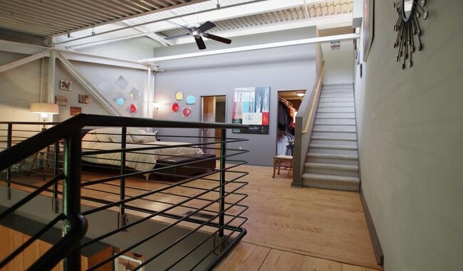 Building Photo - 400 Village Pkwy