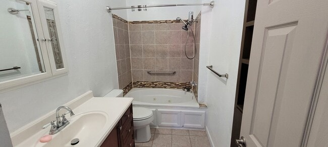 Building Photo - Cozy and Spacious Home for Rent