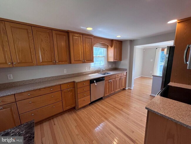 Building Photo - 6516 Cape Ct