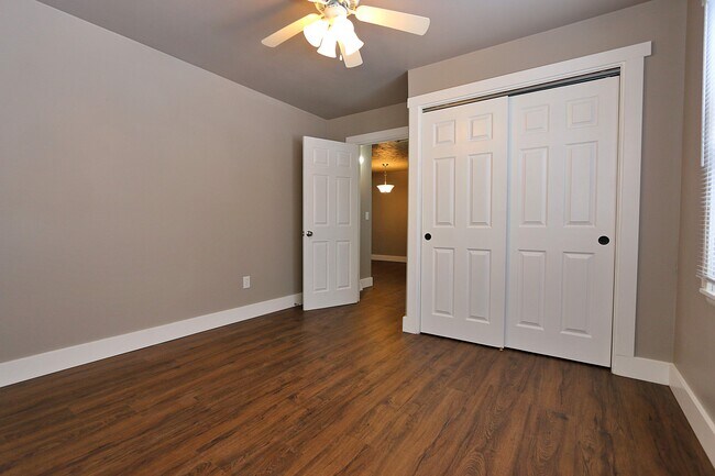 Building Photo - 1025 N 50th Ave