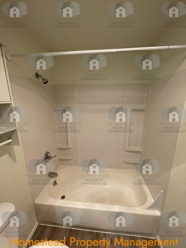 Building Photo - Celebrate the new year with 1/2 off one months rent!