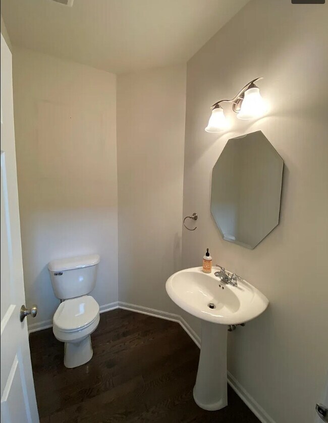 Building Photo - 2873 Henley Ln