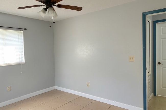 Building Photo - 6356 5th St Cir E