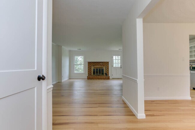 Building Photo - 2637 N Elizabeth Harbor Dr