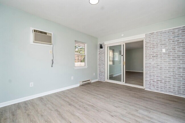 Building Photo - 152 Mann Dr