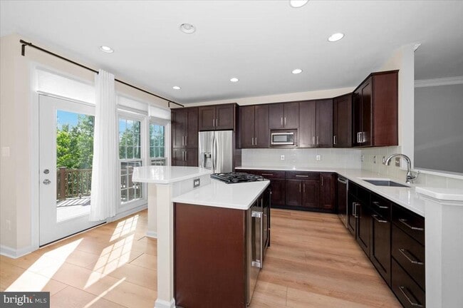 Building Photo - 4576 Fair Valley Dr