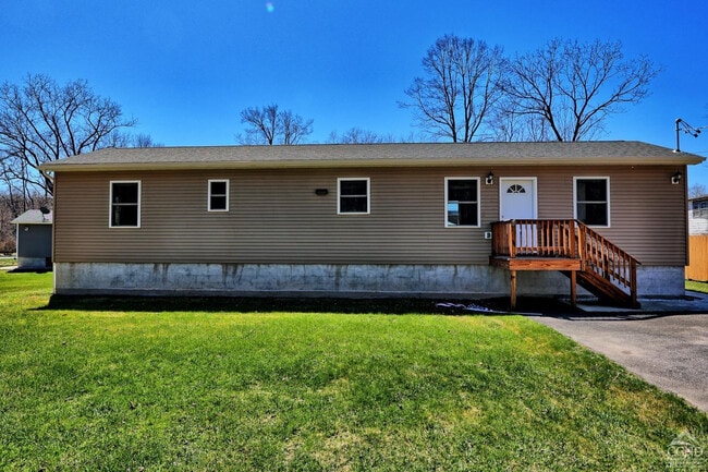 Primary Photo - 7699 NY-81