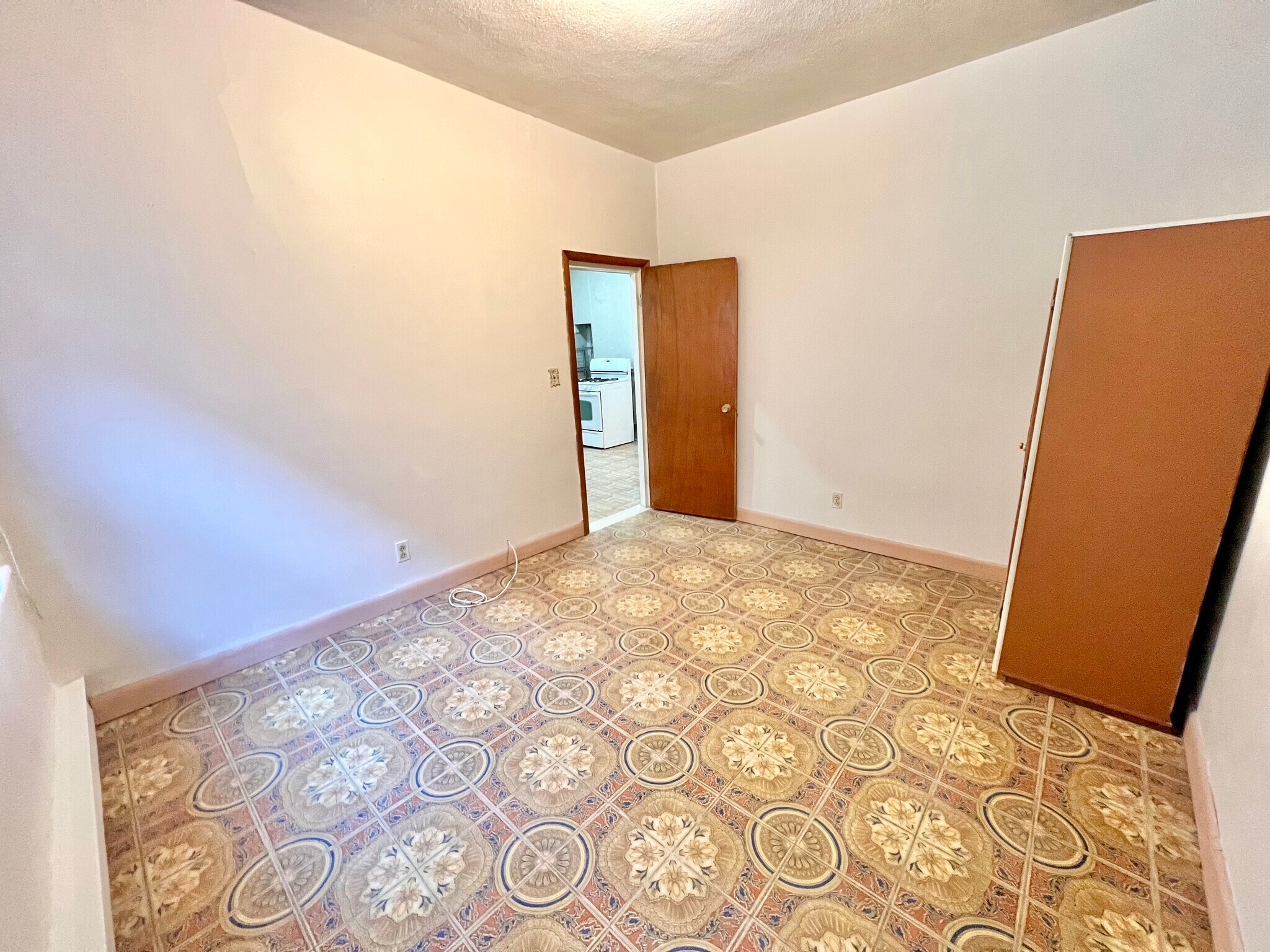 Building Photo - 84 N Margin St