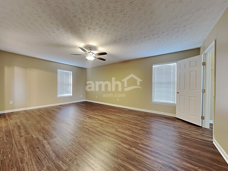 Building Photo - 5117 Rivers Edge Blvd