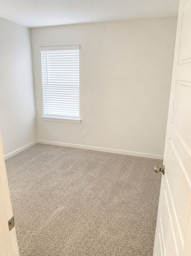 Building Photo - 3106 Stonewall Dr