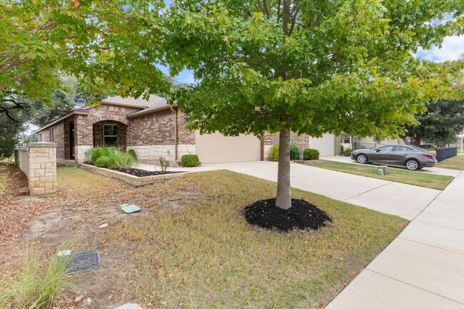 Building Photo - 510 Holiday Creek Ln