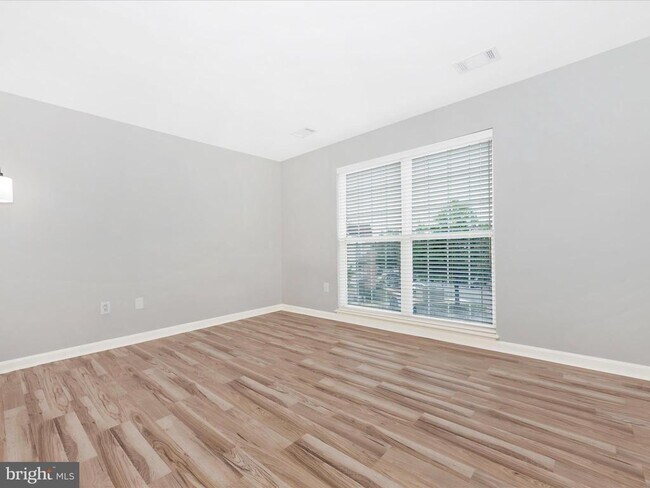 Building Photo - 2501 Coach House Way