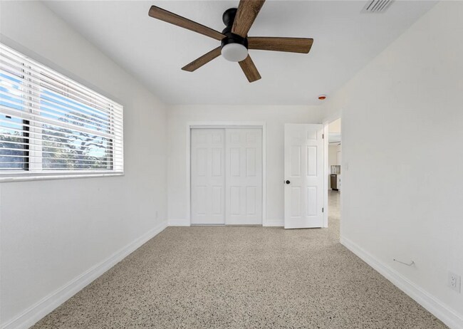 Building Photo - 4869 Venetian Blvd NE