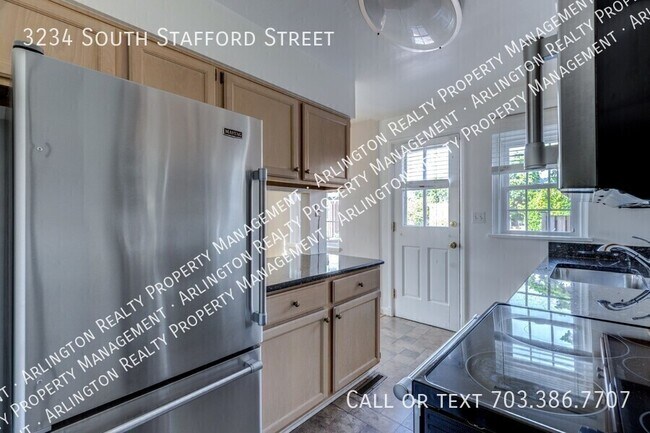 Building Photo - 3234 S Stafford St