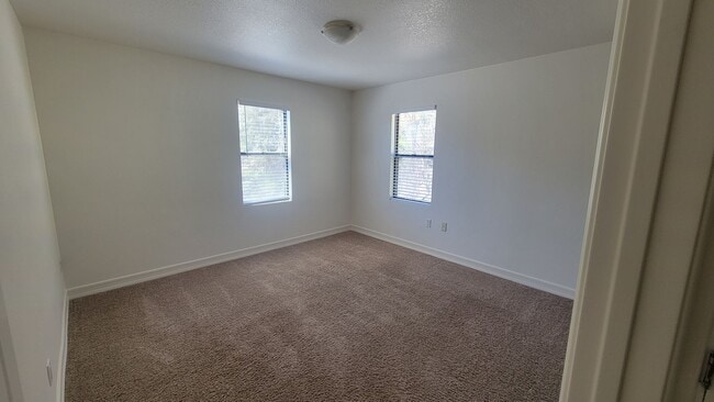 Building Photo - Charming 3-Bedroom 2-Bath with Mountain Vi...