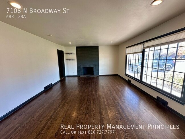 Building Photo - 7108 N Broadway