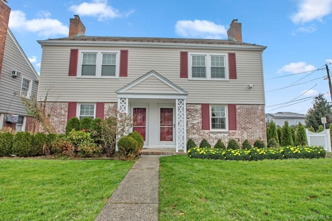 Building Photo - 2 Bayview Ct