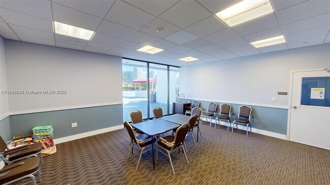 Building Photo - 3625 N Country Club Dr