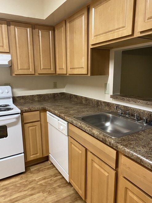 Building Photo - 3502 Commodore Joshua Barney Dr NE