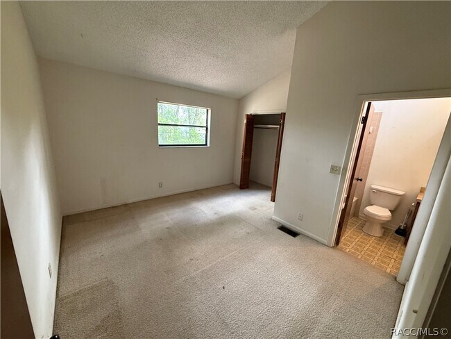 Building Photo - 2318 Colby St