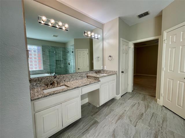 Building Photo - 3439 Mayflower Dr