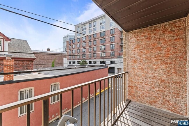 Building Photo - 314 palisade