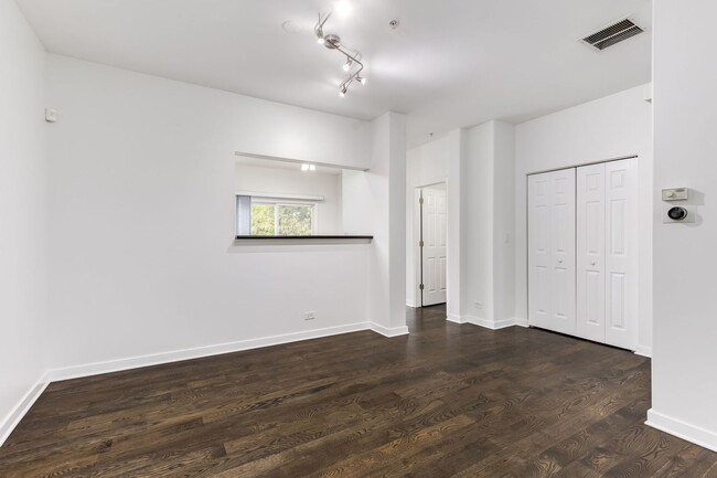 Building Photo - 758 Hanbury Dr