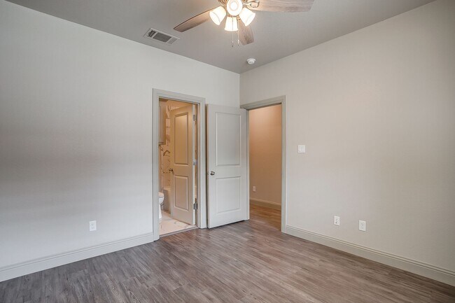 Building Photo - 2831 Forest Park Blvd