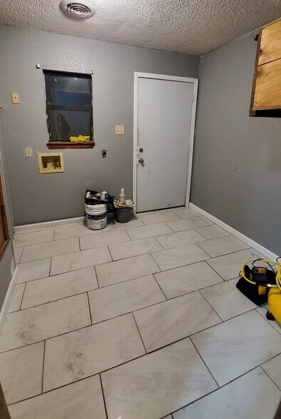 Building Photo - 1503 College Ave