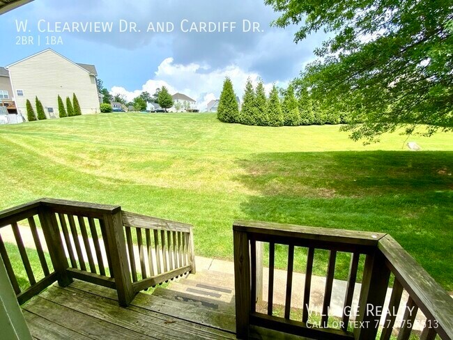 Building Photo - 51 W Clearview Dr