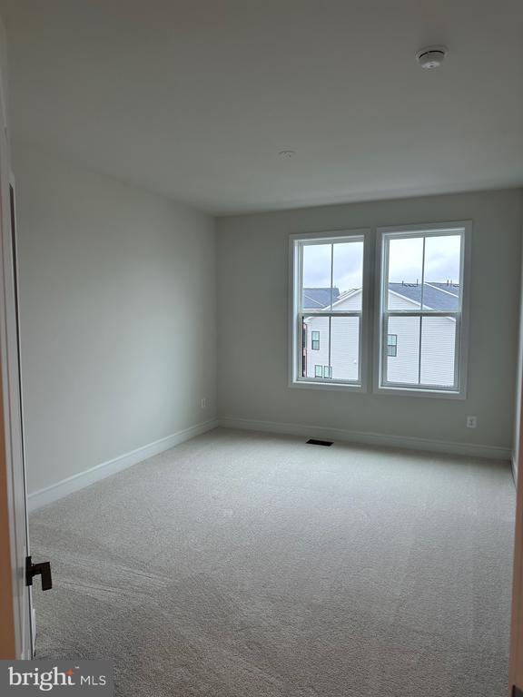 Building Photo - 43324 Farringdon Sq