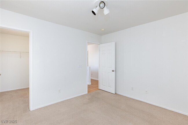 Building Photo - 7859 Windhamridge Dr
