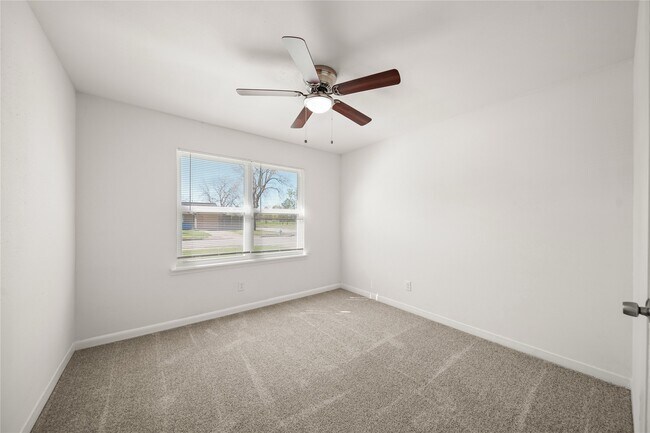 Building Photo - 2942 Knotty Oaks Trail