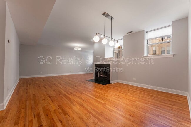 Building Photo - 816 W Sunnyside Ave