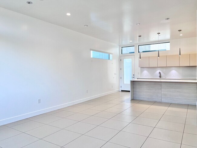 Building Photo - 7301 E Minnezona Ave