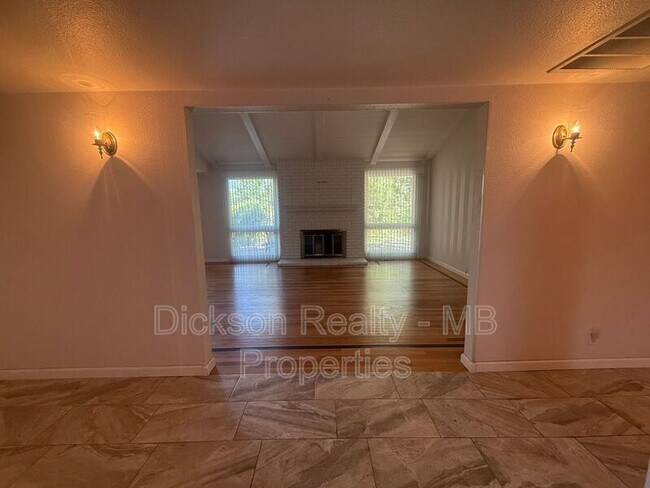 Building Photo - 2845 Glenwood Ct