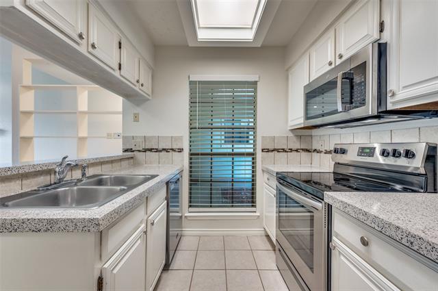 Building Photo - 3110 Devonshire Dr