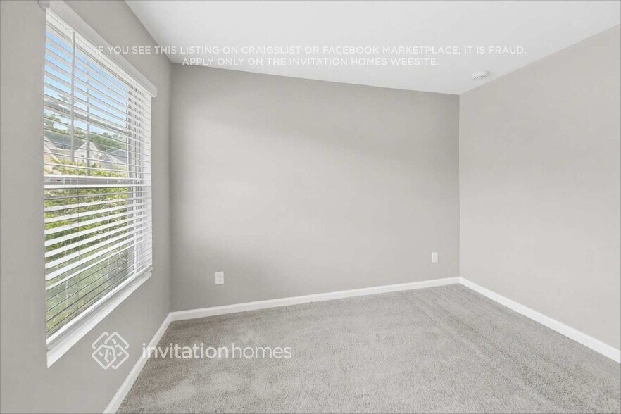 Building Photo - 555 S Fortune Way