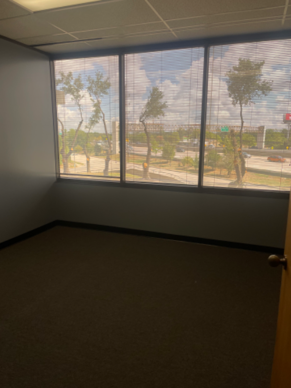 Building Photo - 550 Greens Pkwy