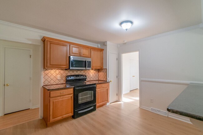 Building Photo - Well maintained ranch home in Charlotte!