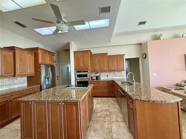 Building Photo - 4 Cherry Ct