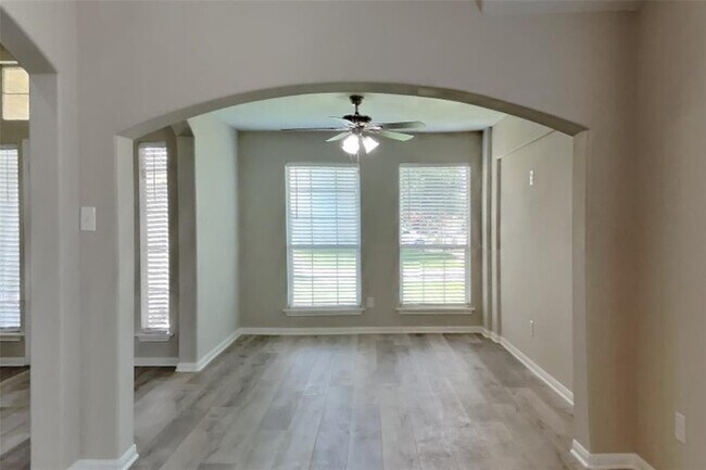 Building Photo - 12231 Piney Bend Dr