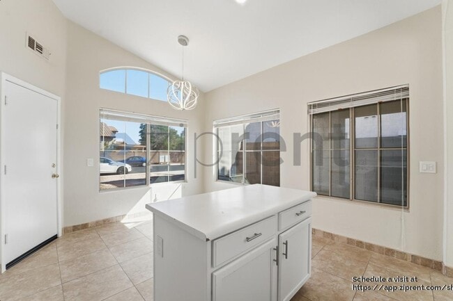 Building Photo - 17216 N Wavyleaf Ave