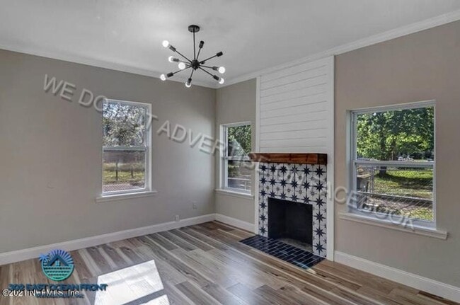 Building Photo - Lovely 2 bedroom / 1 bathroom home now ava...