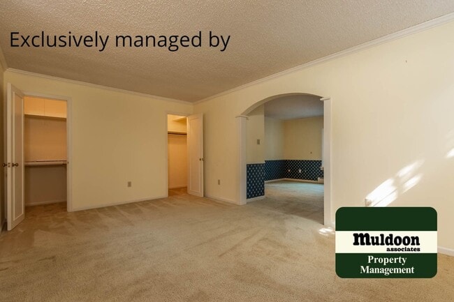 Building Photo - Beautiful 3 bedroom home with two car garage in Old Broadmoor