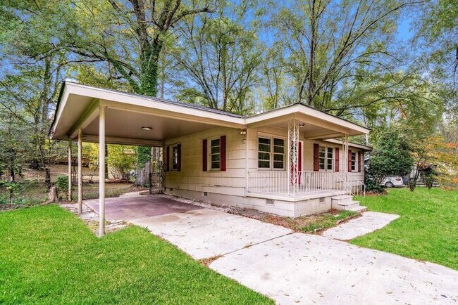Building Photo - $1,199! 3Bed/ 1 Bath House! North of Birmingham! Save 50% off the first full month's rent. Apply ...