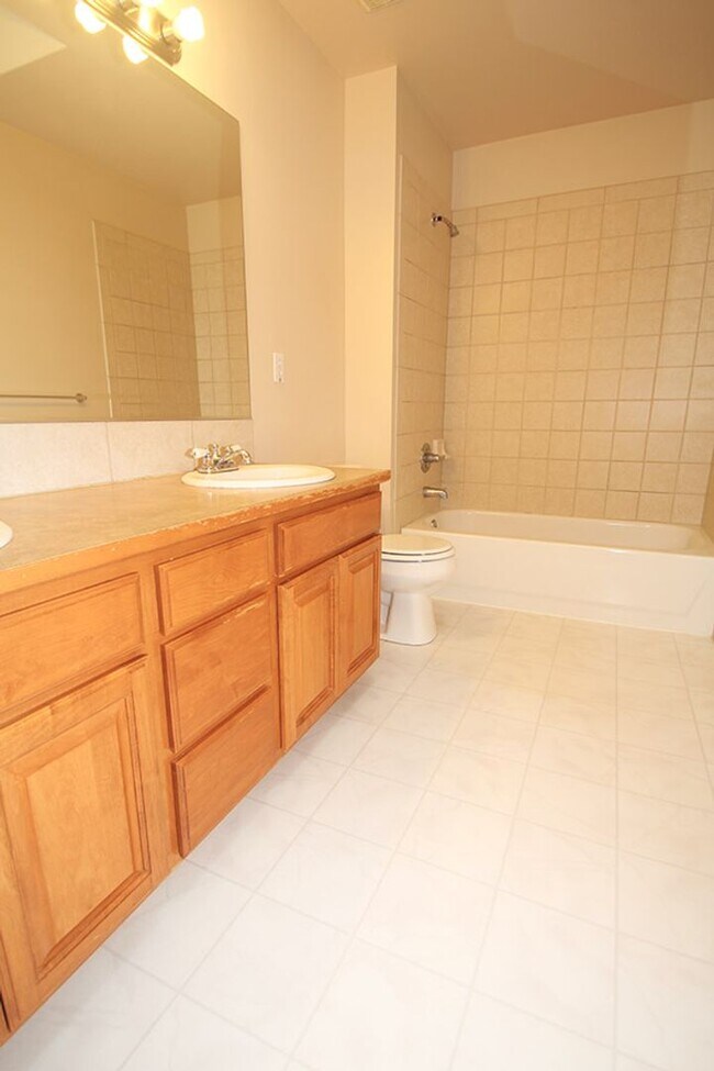 Building Photo - UPDATED CHAFFEY 4 BEDROOOM KINGSTON HOME F...