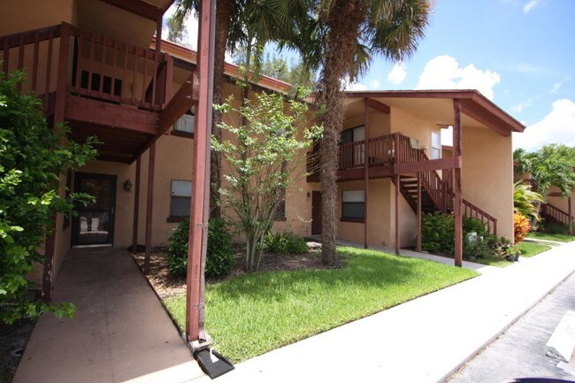 Building Photo - 1303 Lakeview Dr E