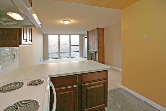 Building Photo - OPEN HOUSE: Thursday (12/28) 5:45pm-6pm  R...