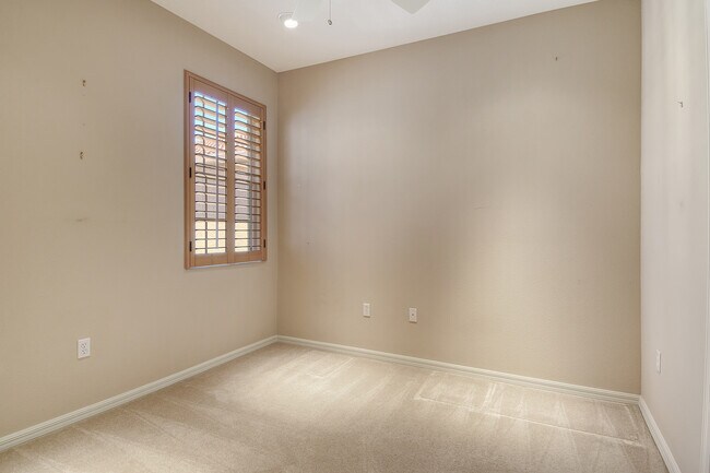 Building Photo - 3456 Parkridge Cir